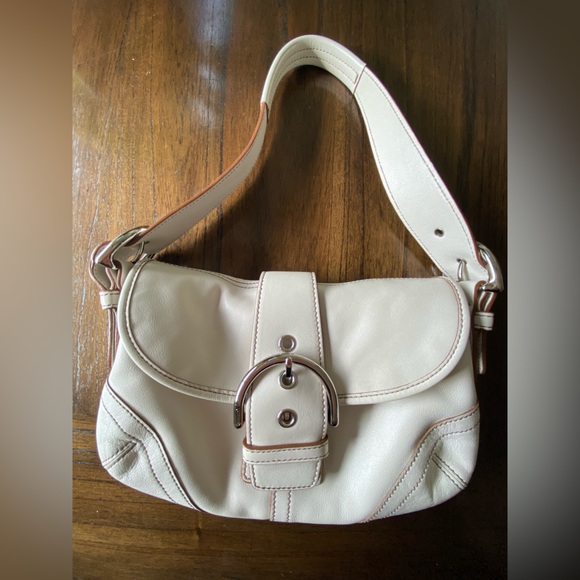 Coach Handbags - Coach baguette Purse Shoulder or Handbag 👜 Cream Leather Classic C logo inside